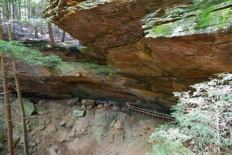 The Whispering Caves :  Bir Tarihi Gizemiyle Dolu, Tutkulu Bir Aşk Hikayesi